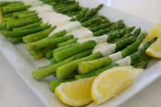 healthy asparagus with dairy free lemon sauce - perfect for Spring entertaining!