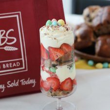 hot cross bun and mini egg trifle