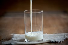 We dig into the research on whether or not you should quit sugar and if sugar is making you fat and sick enough to cut it out permanently from your diet.