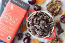 These chilli orange chocolate covered almonds with hemp hearts are a decadent way to spice up your Valentine’s Day!