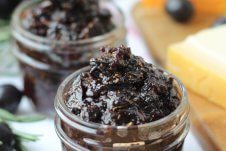 This grape, fig and marsala wine compote is a naturally vegan, gluten free fruit spread accompaniment with crackers or cheese.