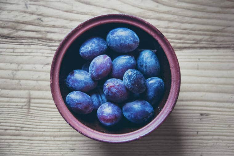 A bowl of fruit.