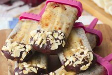 These vegan gluten free popsicles are the perfect summer treat to keep cool when the heat hits.
