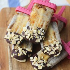 These vegan gluten free popsicles are the perfect summer treat to keep cool when the heat hits.