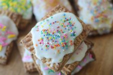Healthy Strawberry Lemonade Vegan Pop-tarts that are the perfect good-for-you treat when you need a little pick me up.