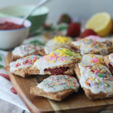 Healthy Strawberry Lemonade Vegan Pop-tarts that are the perfect good-for-you treat when you need a little pick me up.