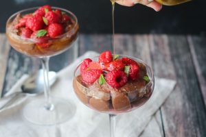 This vegan olive oil chocolate mousse with macerated berries is the perfect healthy dessert to celebrate the Summer's best fruit.