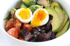 I share a one week high protein paleo meal plan filled with healthy recipes that provide around 1700 calories and 100 grams of protein. 