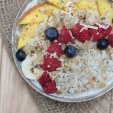 A bowl of hemp hearts no oats porridge.