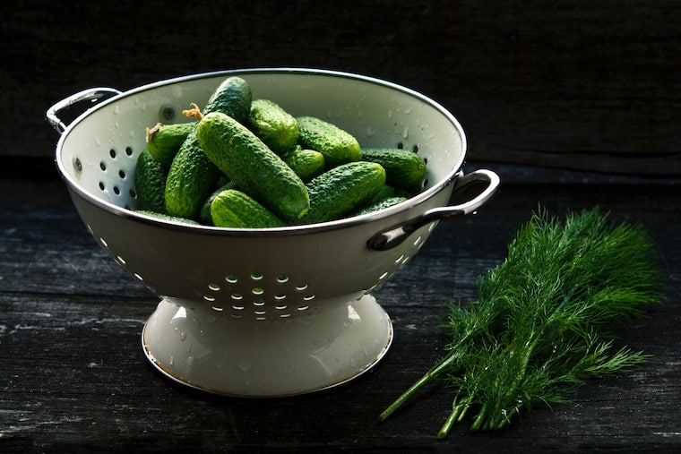 vegetables in a colander 