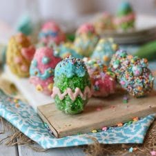 These Vegan Gluten Free Rice Krispies Easter Eggs are coated in a Homemade Vegan White Chocolate that is easy for the whole family to decorate with different colours, sprinkles and candies!
