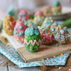 These Vegan Gluten Free Rice Krispies Easter Eggs are coated in a Homemade Vegan White Chocolate that is easy for the whole family to decorate with different colours, sprinkles and candies!