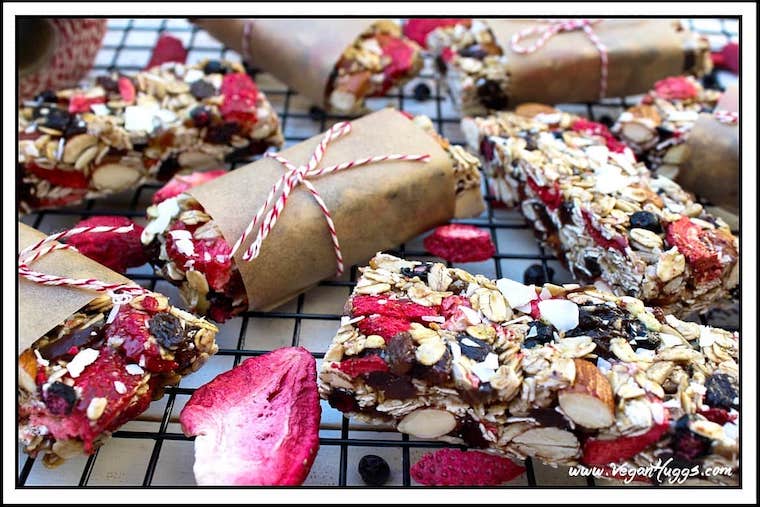 close up of vegan chewy no bake granola bars 