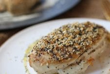 These Everything Bagel Chicken Breasts are an easy and delicious family friendly dinner recipe that are also keto friendly, low carb and gluten free.