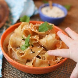 These Easy Peanut Butter Noodles are perfect for Baby Led Weaning (BLW) with babies 6 months or older as an easy allergen introduction recipe.