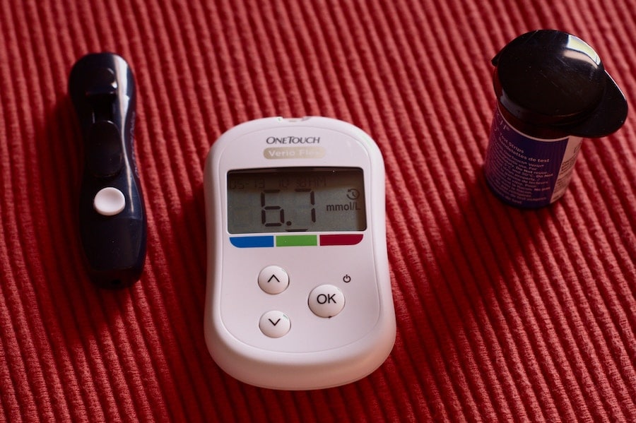 Blood sugar monitor device