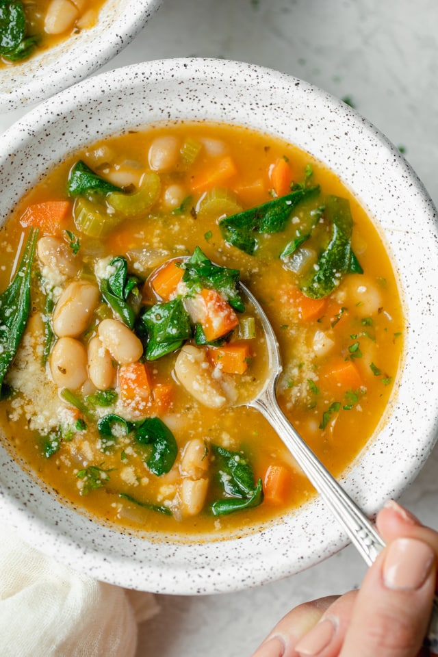 white bean soup with spinach and carrot 