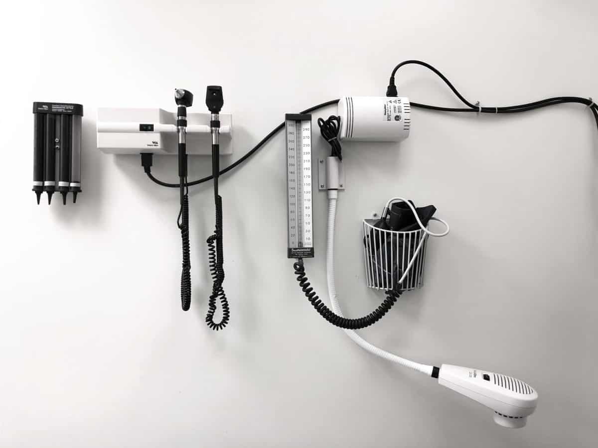A doctors office with equipment to diagnose hypothyroidism.