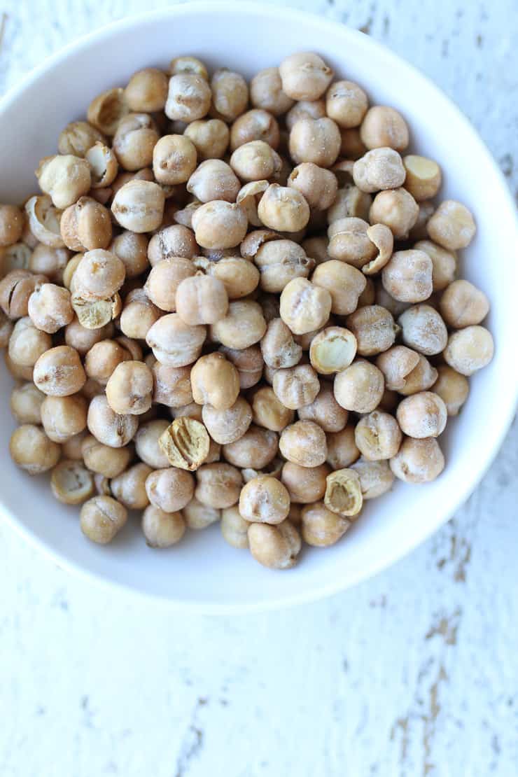 roasted chickpeas as a healthy snack 