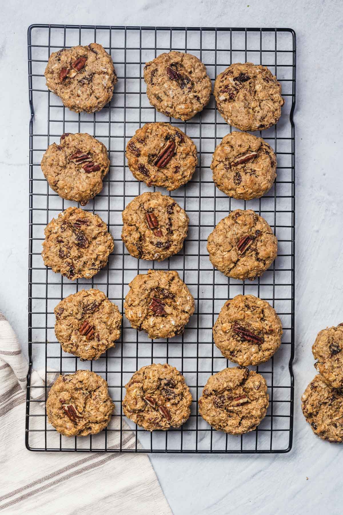 Birds eye view of several chai cookies on a cooling rack.