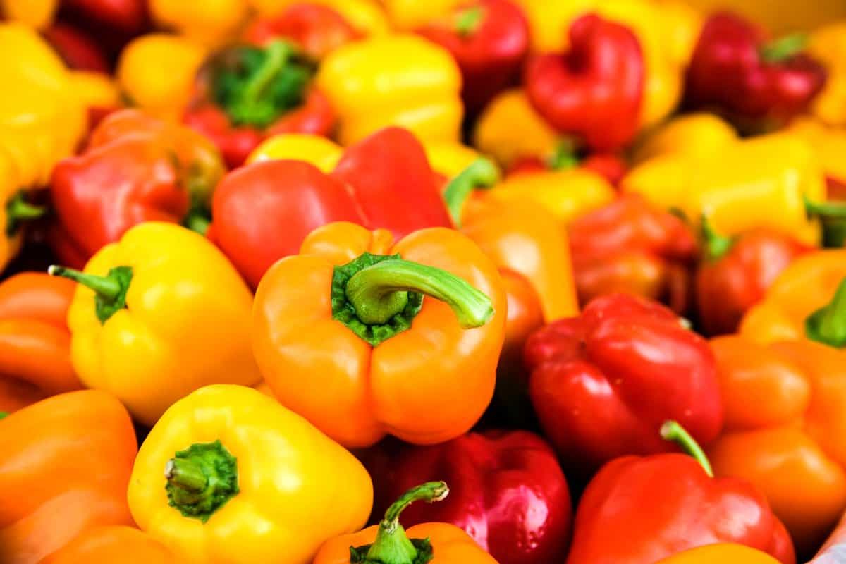 Red, orange and yellow bell peppers as part of the best foods for heart health.