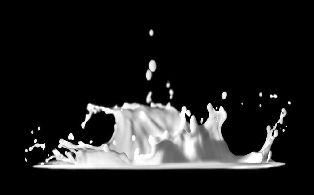 milk splashing