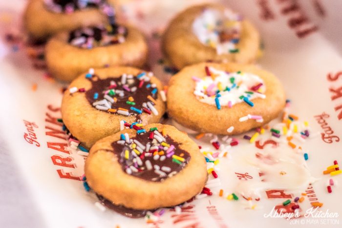 Close up photo of cookies.