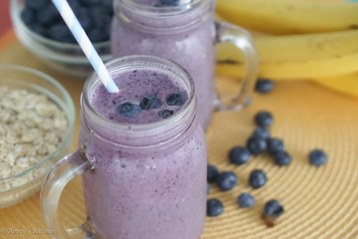 blueberry_cobbler_smoothie_8_of_9.jpg