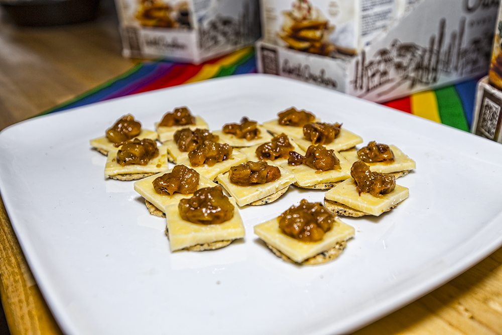 chutney_and_cheese.jpg