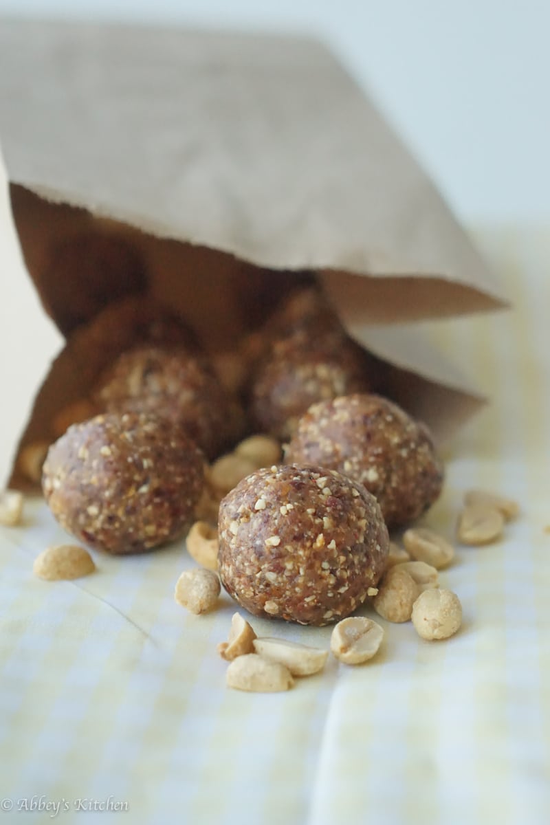 no_bake_peanut_cherry_balls_13_of_13.jpg