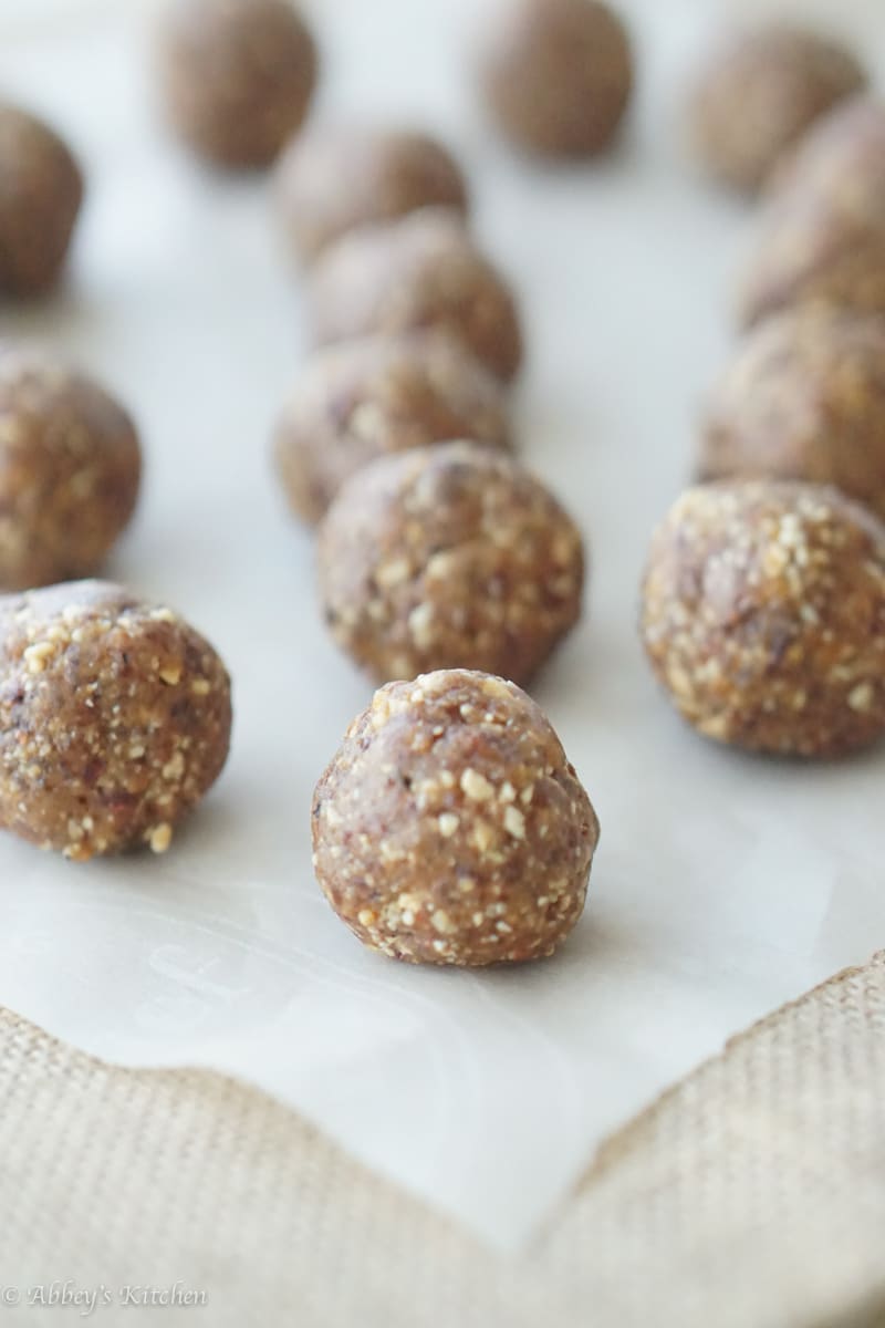 no_bake_peanut_cherry_balls_2_of_13.jpg