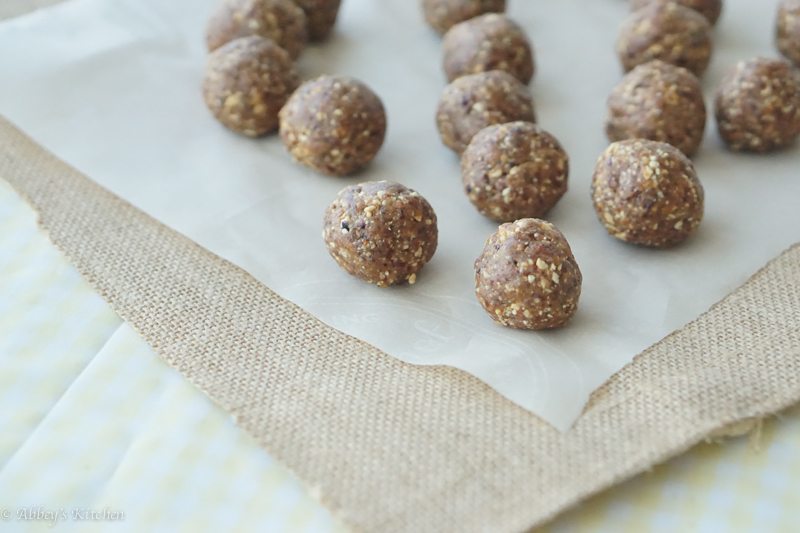 no_bake_peanut_cherry_balls_5_of_13.jpg